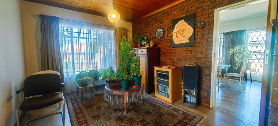 4 Bedroom Property for Sale in Miederpark North West